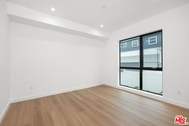 Building Photo - 1649 Selby Ave