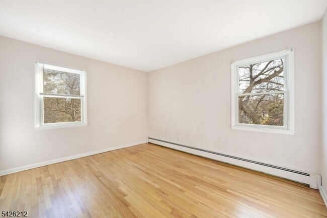 Building Photo - 68 Colgate Ave