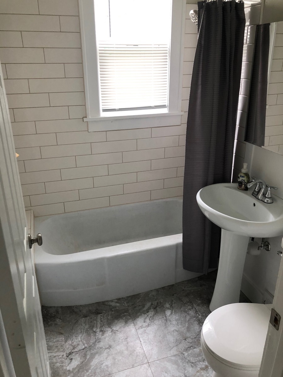 Building Photo - 694 6th St E