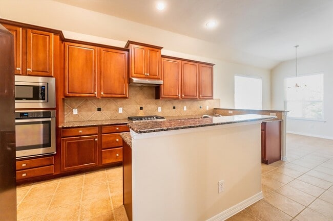 Building Photo - 25223 Hideaway Run Dr