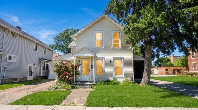 Building Photo - 3 bedroom 2 bathroom single family home | section 8 and EDEN welcomed