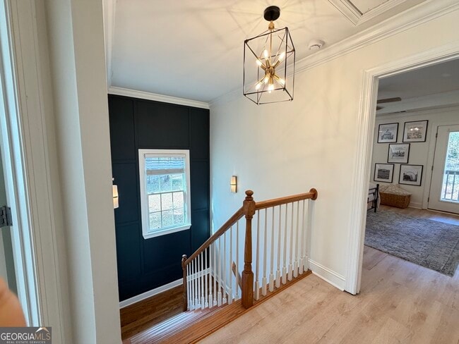 Building Photo - 133 Hilltop Dr SW