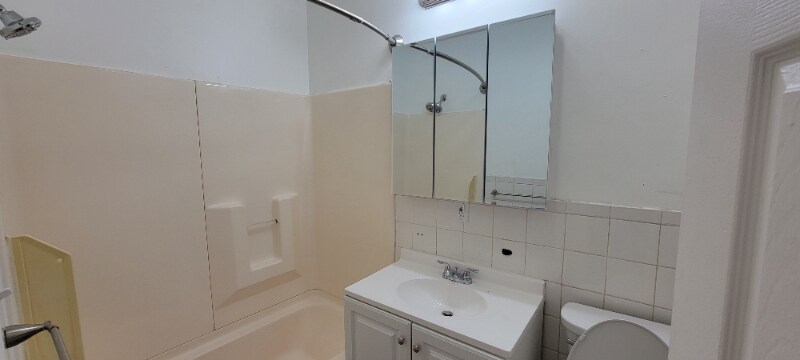 Building Photo - 101-103-103 Shultas Pl