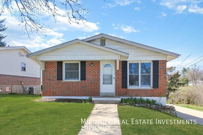 Primary Photo - Beautiful 3BR/2BA Creve Coeur Home for Rent!