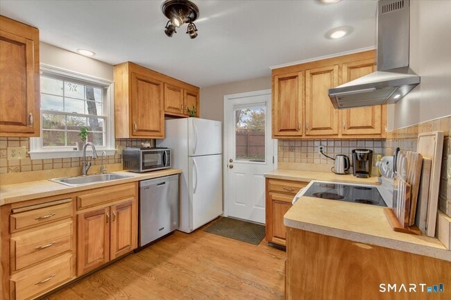 Building Photo - 102 Wetherell St