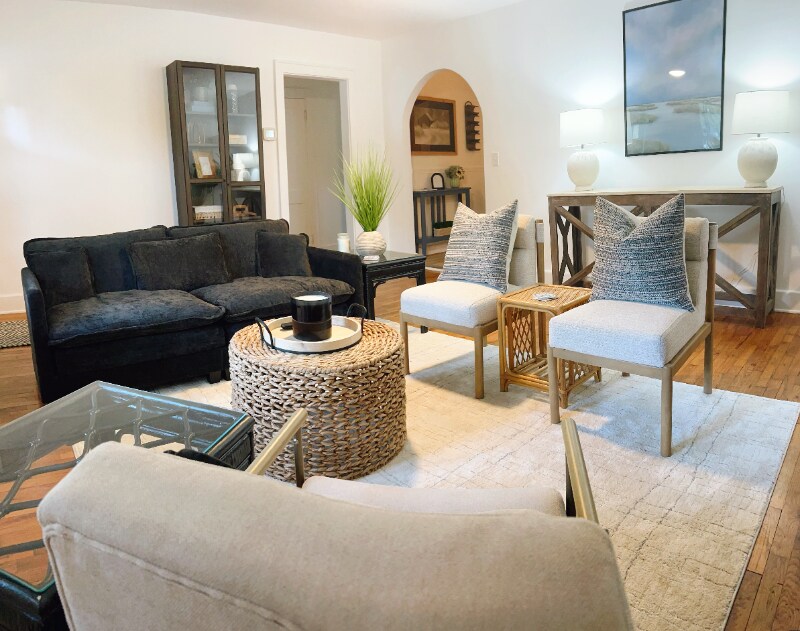 Building Photo - 102 Church St