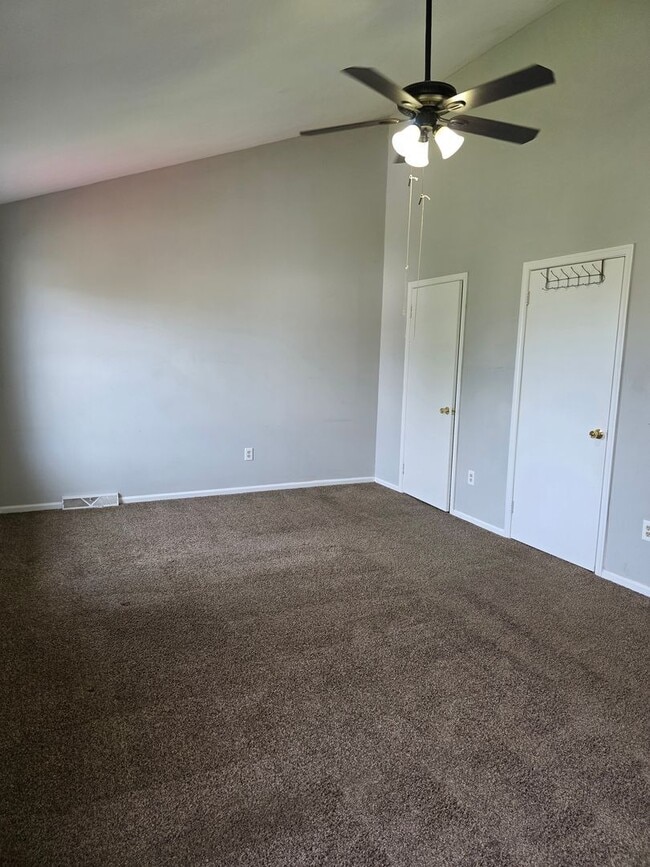 Building Photo - Townhouse in Newark/Bear Area
