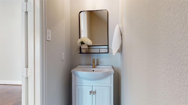 Building Photo - 5430 Camaguey St