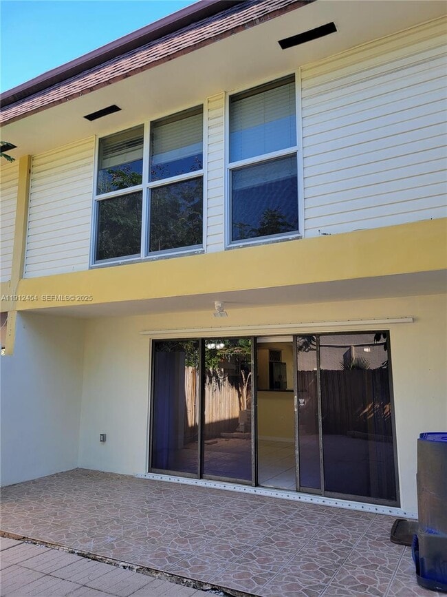 Building Photo - 2750 N 34th Ave