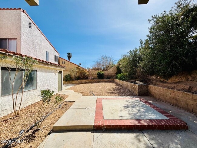 Building Photo - 38343 5th