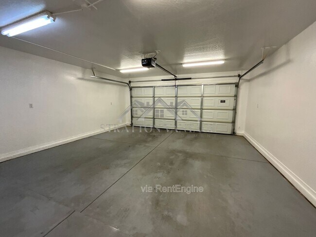 Building Photo - 25654 W Satellite Ln