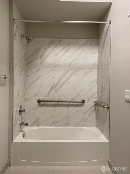 Building Photo - 22 Center St