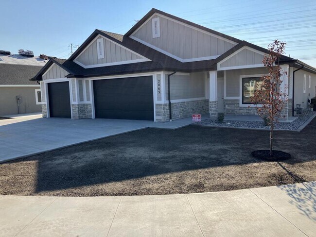 Building Photo - 2065 N 3125 W
