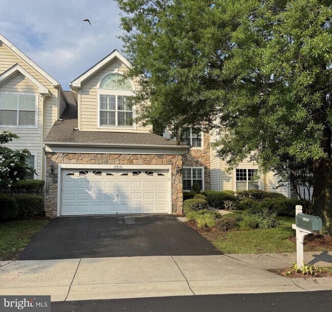 Building Photo - 19913 Naples Lakes Terrace