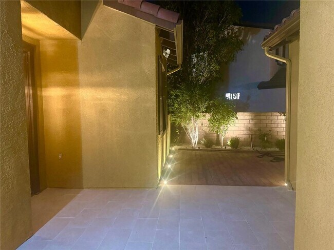 Building Photo - 7036 Sausalito Ave