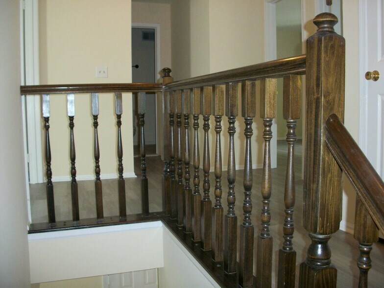 Building Photo - 348 Cotswold Pl