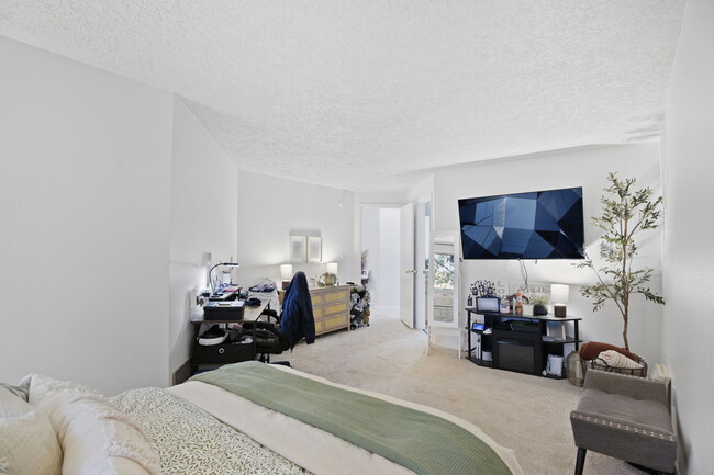 Master Bedroom - 12204 SE 7th St