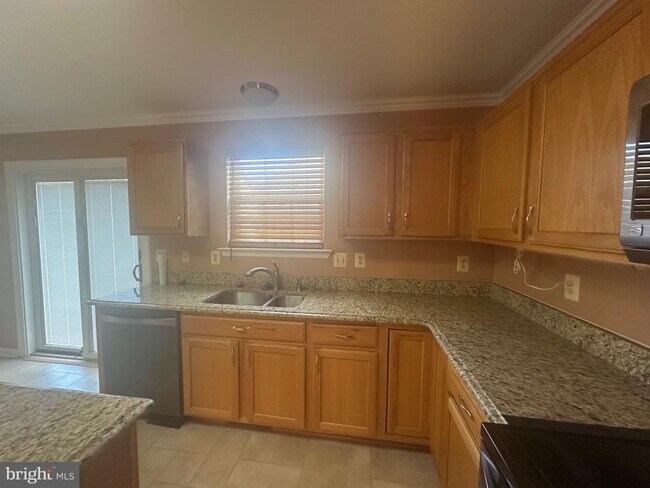 Building Photo - 3877 Shiner Ct
