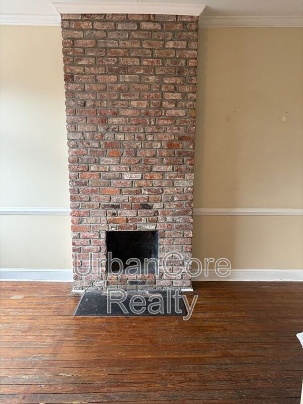 Building Photo - 2410 Cedar St