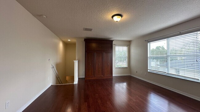 Building Photo - 1653 Cherry Ridge Dr