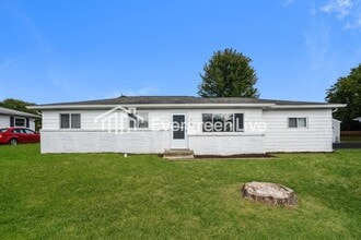 Building Photo - 1933 Sloan Ave