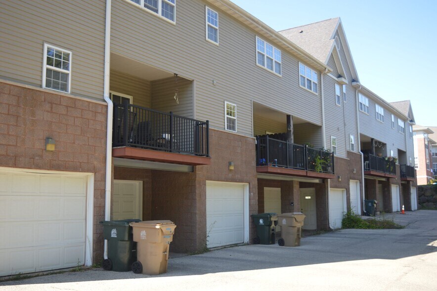 Building Photo - 1709 Carns Dr