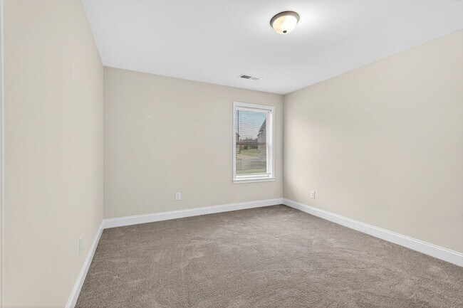 Building Photo - 4 BEDROOM SINGLE FAMILY HOME IN BRASELTON!