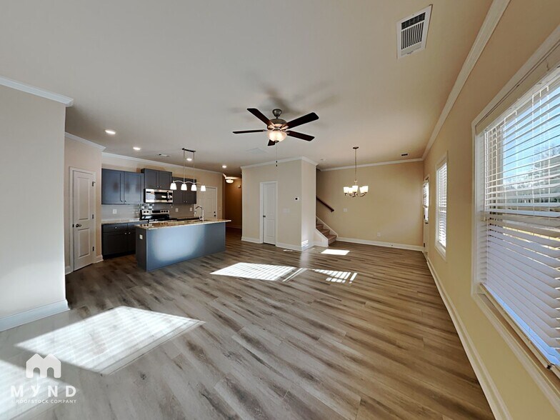 Building Photo - 61 Dewey Rd