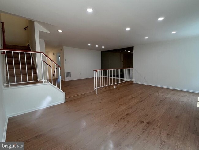 Building Photo - 10113 Galsworthy Pl