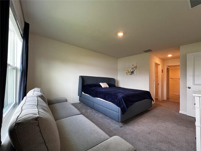 Building Photo - 10634 Chippewa Dr