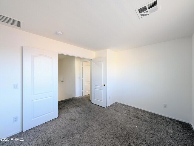 Building Photo - 3848 E Pollack St