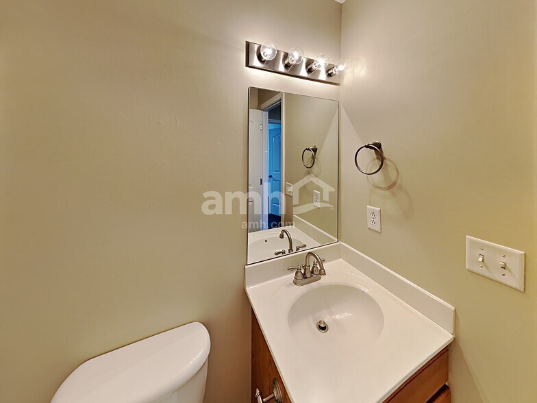 Building Photo - 3044 Donard Ct