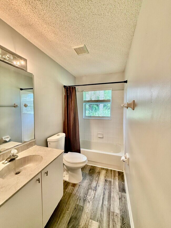 Building Photo - 5707 Silver Oak Dr