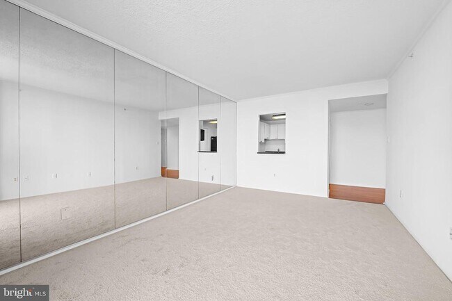 Building Photo - 28 Allegheny Ave