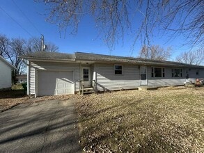 Building Photo - 2 Bedroom Duplex