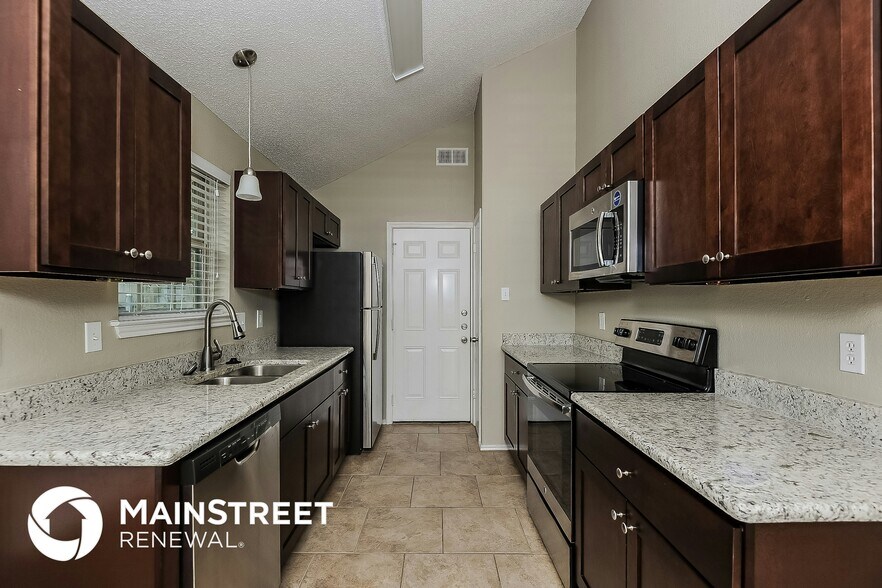 Building Photo - 3100 Fairmeadows Ln