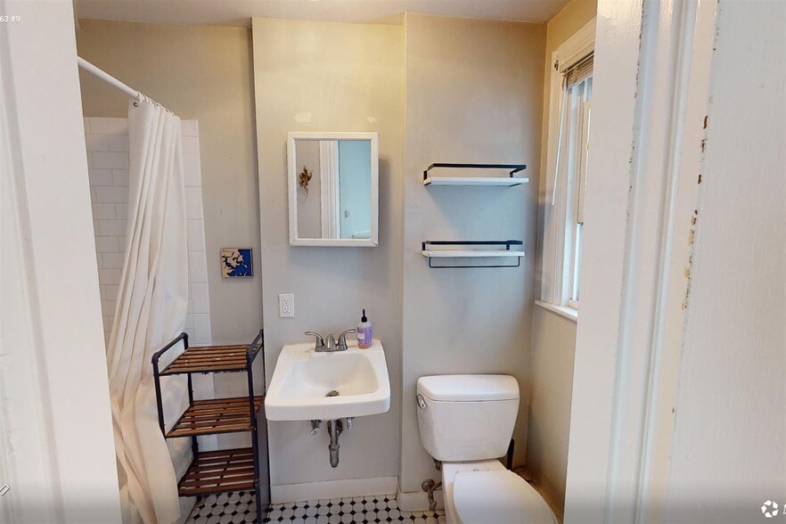 Building Photo - 61 Dana St