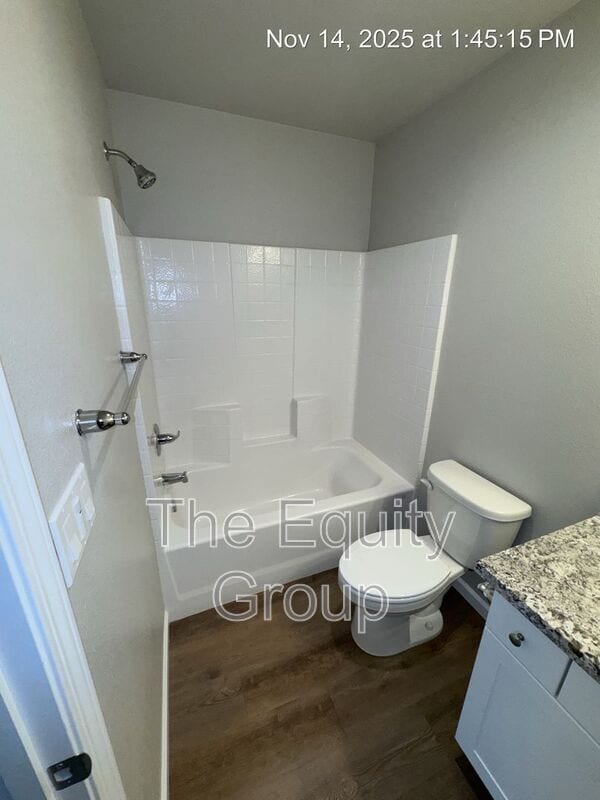 Building Photo - 418 S Summit St