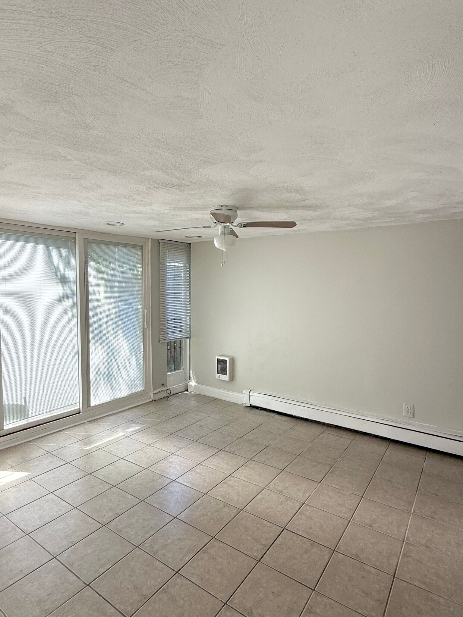 Building Photo - 84 Thorndike St