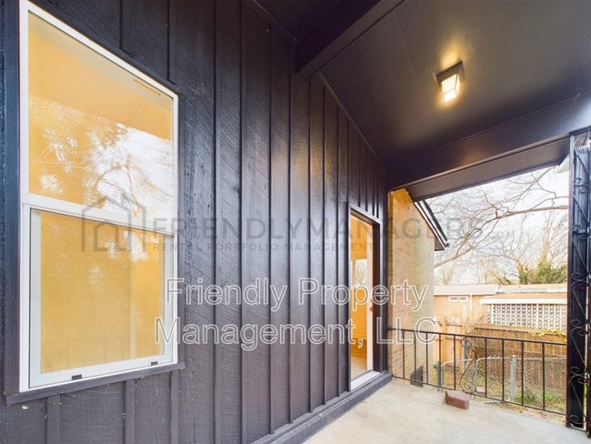 Building Photo - 304 Hobson St