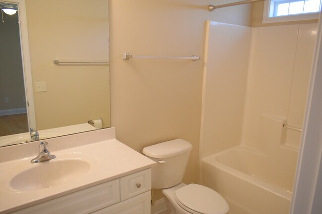 Building Photo - 1528 Wagon Ct