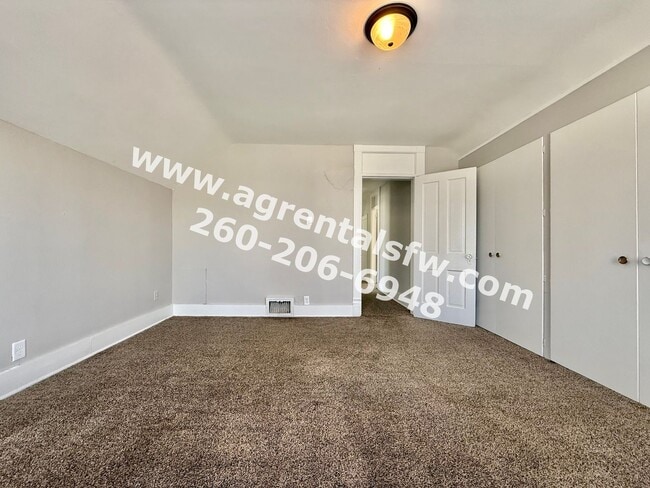 Building Photo - 3 Bedroom House