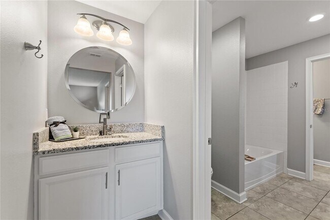 Building Photo - 4608 Egg Harbor Dr