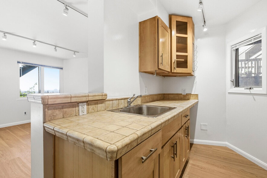 Building Photo - 52 Panoramic Way