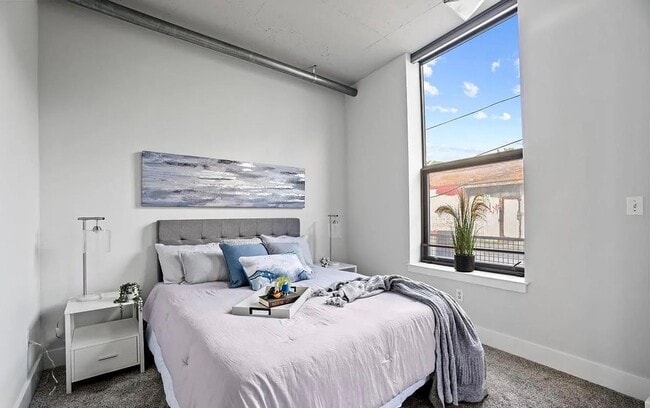 Building Photo - Industrial-Chic 2BR 2BA in Adams Morgan with Parking!