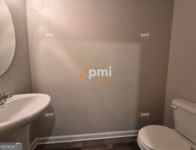 Building Photo - 255 Hawthorn Trail