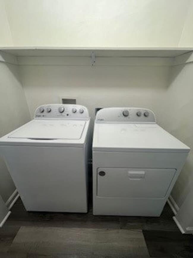 Building Photo - Spring of 2026 ONLY $1300 for Newly Renovated 1 bedroom in a 4 Bedroom Apartment in Downtown Blac...