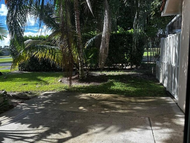 Building Photo - 8438 NW 40th Ct