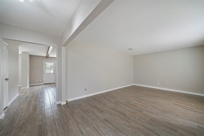 Building Photo - 643 Ames St