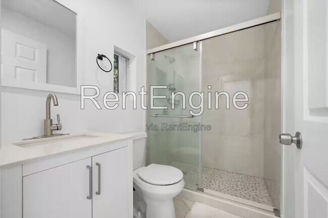 Building Photo - 1636 NW 6th Ave
